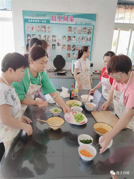  西安燕子月嫂，輔食添加培訓，輔食展示