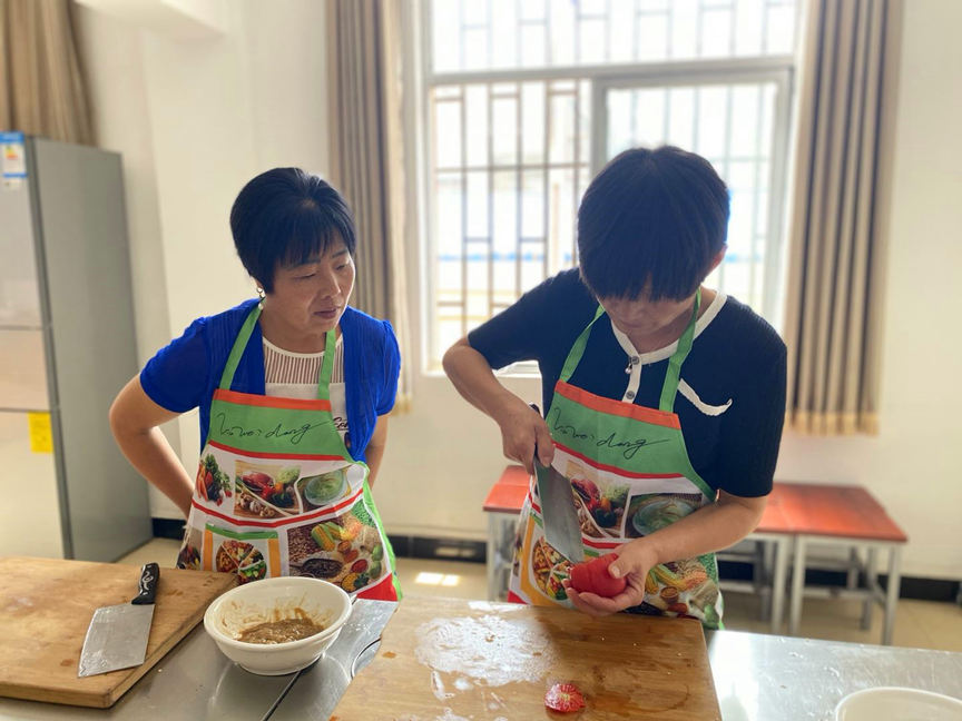 大荔縣燕子月嫂月子餐制作